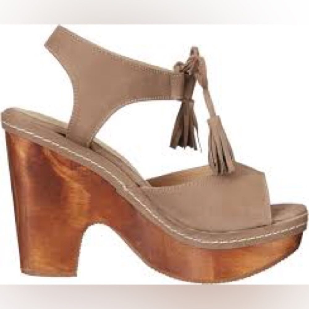 Cordani Tan Platform Sandals, Size 8.5. (Leather, Wood) Five Worlds Collection